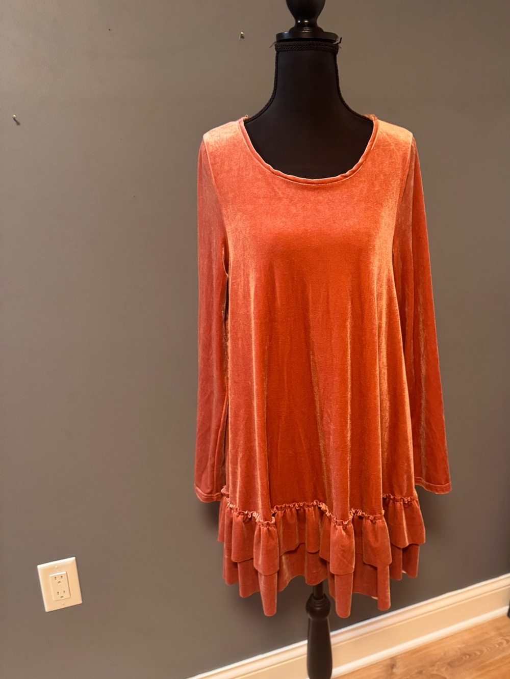 Easel Arie Long Sleeve Velvet Double Ruffle Tunic in Burnt Orange Size M